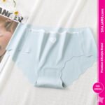Women’s Seamless Heart Print Cotton Panties with Scalloped Waistband Women’s Seamless Heart Print Cotton Panties with Scalloped Waistband