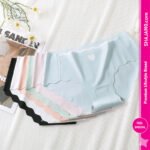 Women’s Seamless Heart Print Cotton Panties with Scalloped Waistband Women’s Seamless Heart Print Cotton Panties with Scalloped Waistband